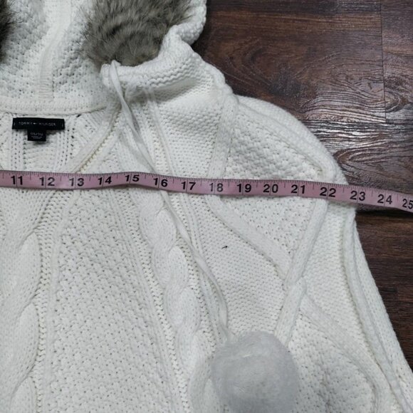 Tommy Hilfiger Cable Knit Poncho Sweater Faux Fur Trim Hooded Fringe Hem Onesize - Picture 14 of 16